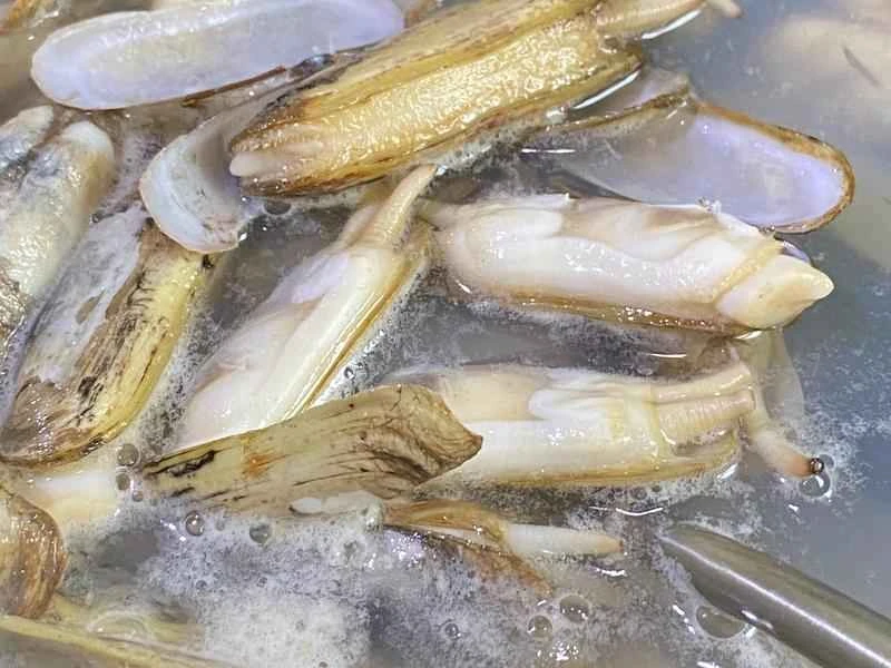 How to make pure milk hand-torn toast: Step 1