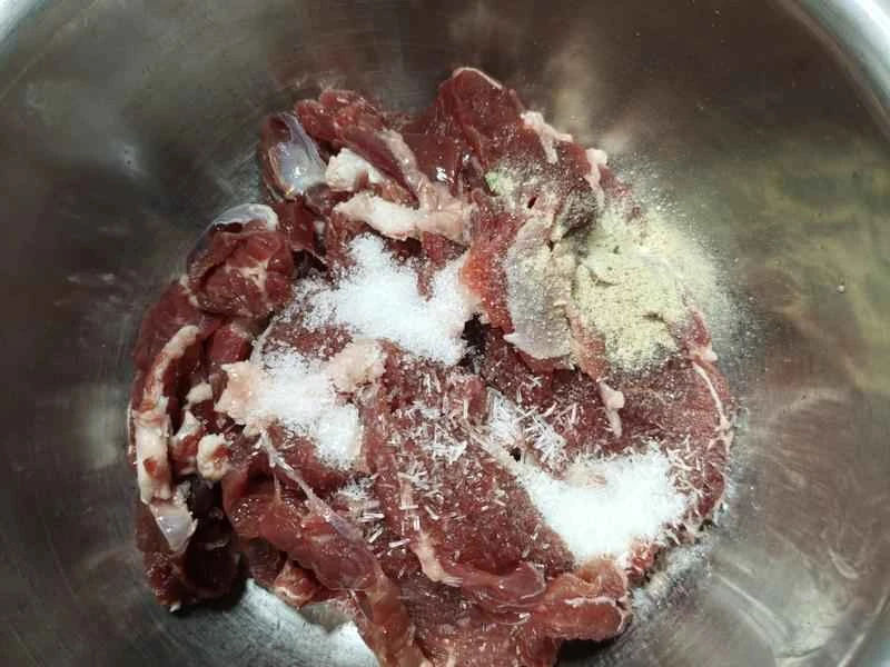 How to make pure milk hand-torn toast: Step 1