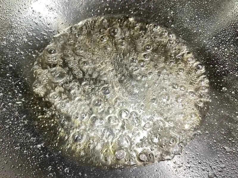 How to make pure milk hand-torn toast: Step 1