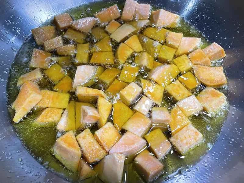 How to make pure milk hand-torn toast: Step 1