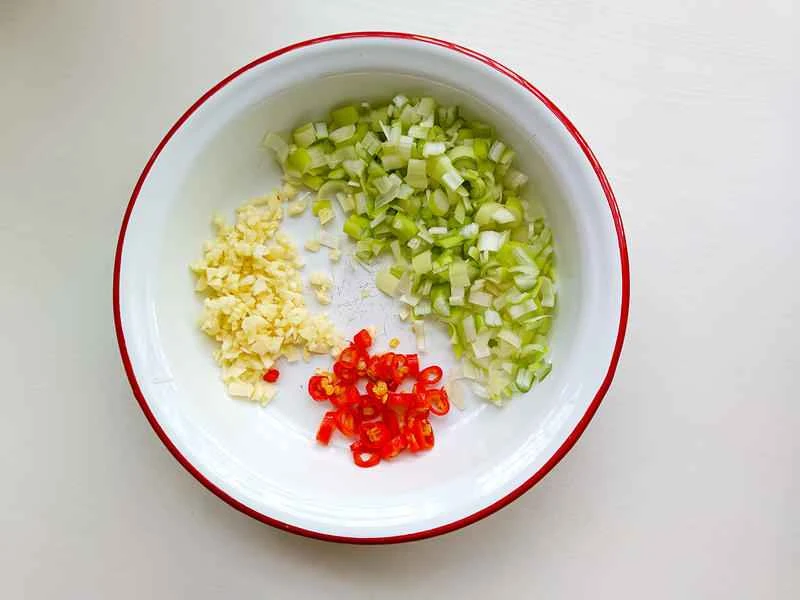 How to make pure milk hand-torn toast: Step 1