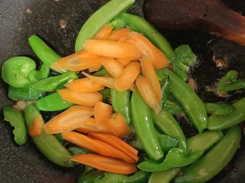 How to make pure milk hand-torn toast: Step 1