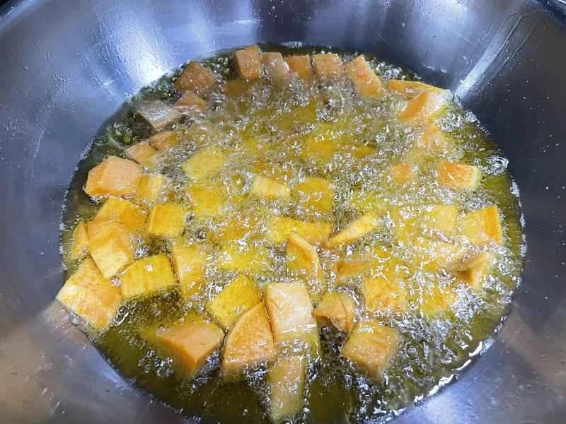 How to make pure milk hand-torn toast: Step 1