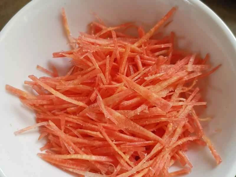 How to make pure milk hand-torn toast: Step 1