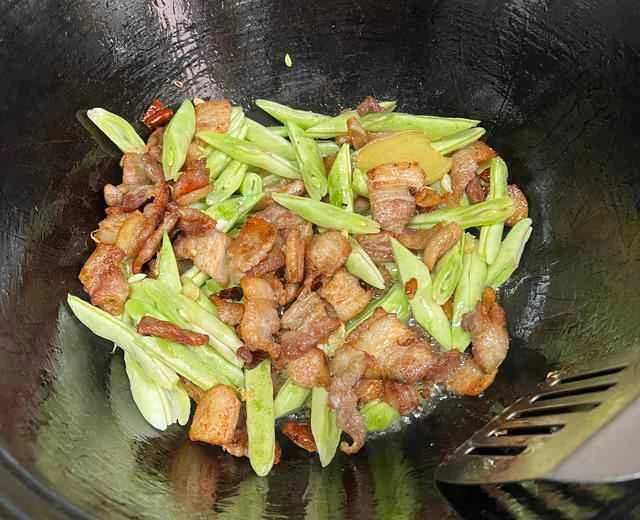 Recipe for braised pork with vermicelli
