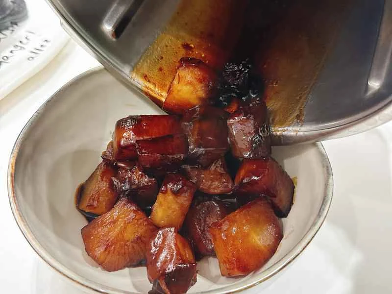 How to make pure milk hand-torn toast: Step 1