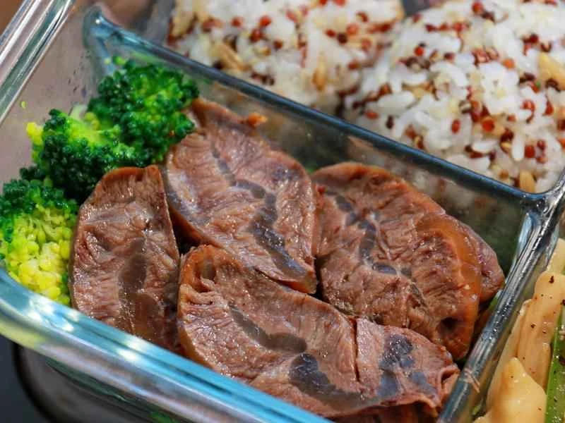 How to make pure milk hand-torn toast: Step 1