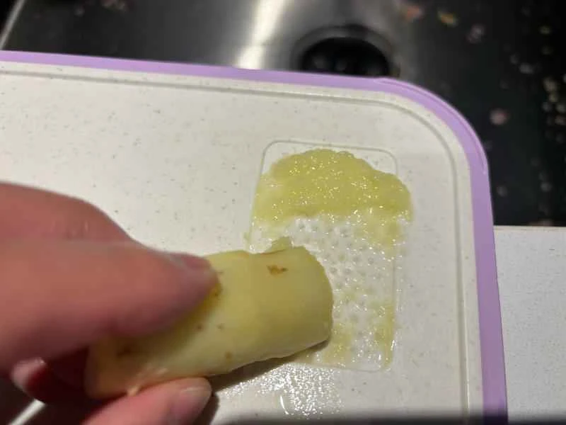 How to make pure milk hand-torn toast: Step 1