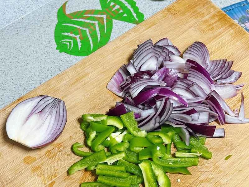 How to make pure milk hand-torn toast: Step 1