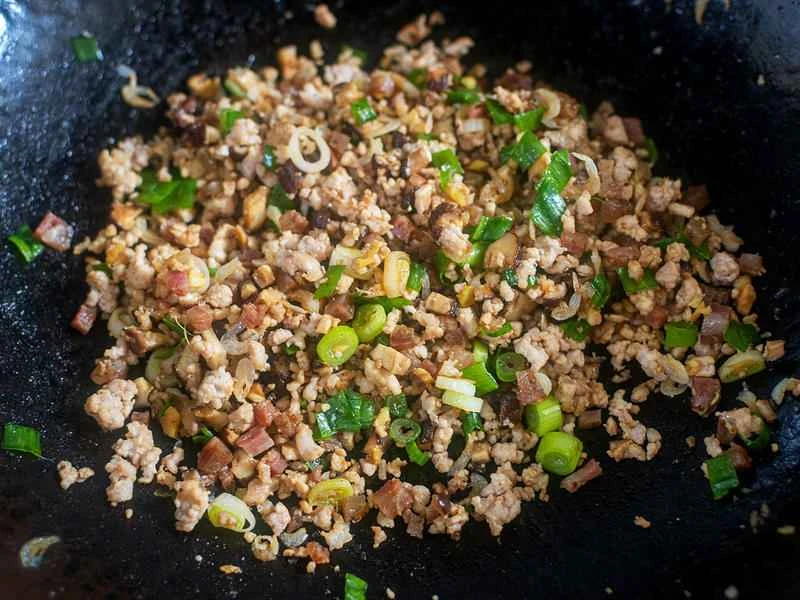 How to make pure milk hand-torn toast: Step 1