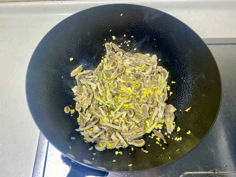 How to make pure milk hand-torn toast: Step 1