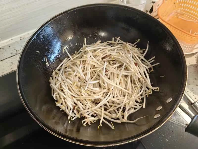 How to make pure milk hand-torn toast: Step 1