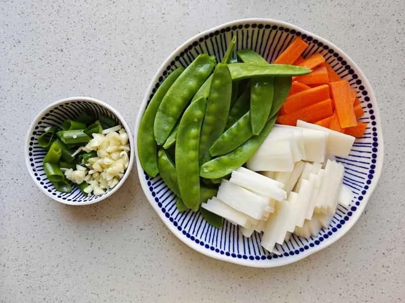 How to make pure milk hand-torn toast: Step 1