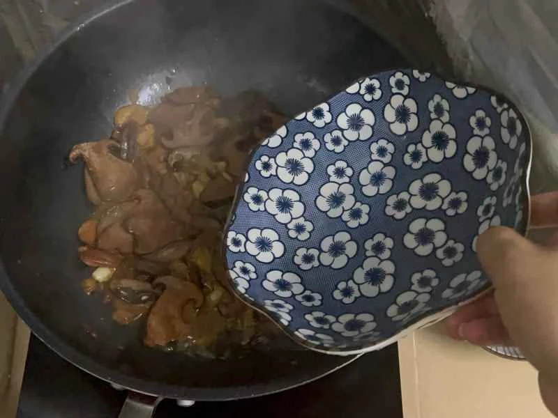 How to make pure milk hand-torn toast: Step 1