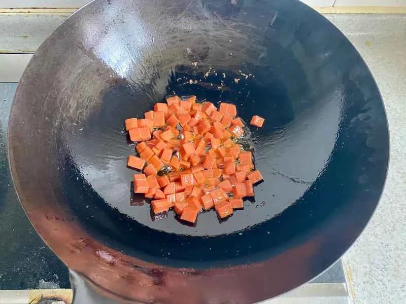 How to make pure milk hand-torn toast: Step 1