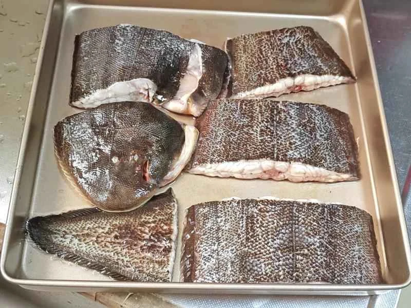 How to make pure milk hand-torn toast: Step 1