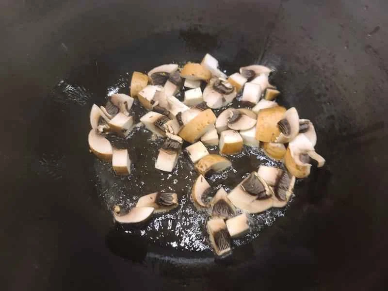 How to make pure milk hand-torn toast: Step 1