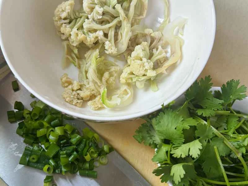 How to make pure milk hand-torn toast: Step 1