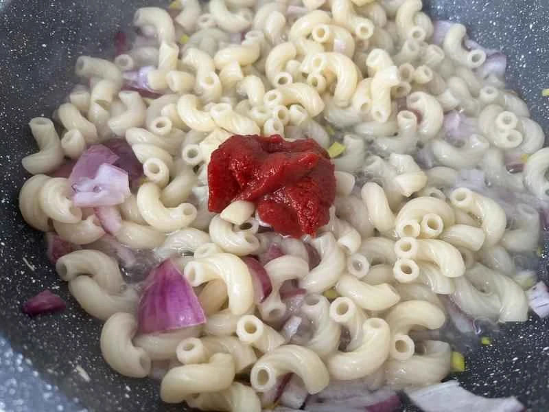 How to make pure milk hand-torn toast: Step 1