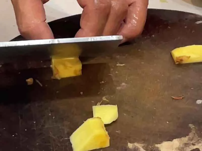 How to make pure milk hand-torn toast: Step 1