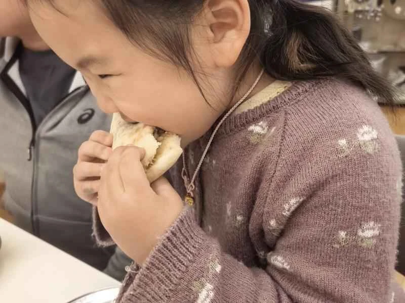 How to make pure milk hand-torn toast: Step 1