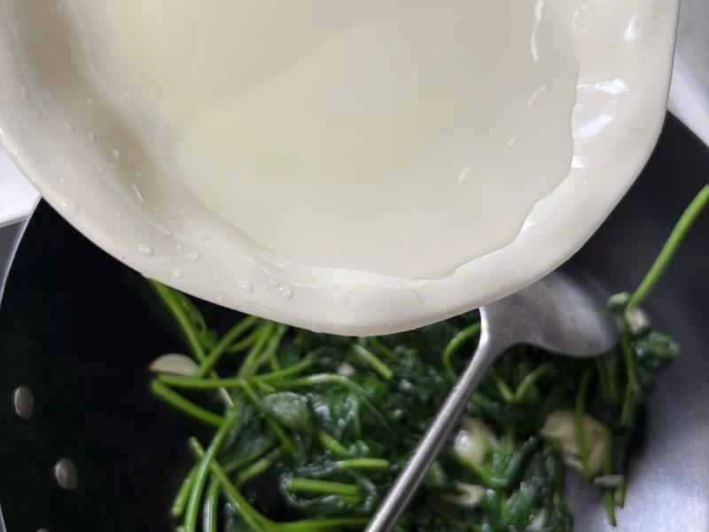 How to make pure milk hand-torn toast: Step 1