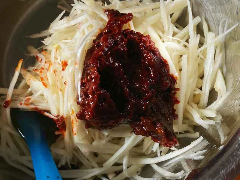 How to make pure milk hand-torn toast: Step 1