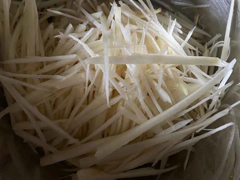 How to make pure milk hand-torn toast: Step 1