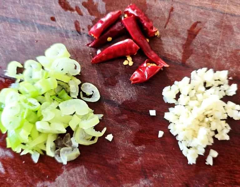 How to make pure milk hand-torn toast: Step 1