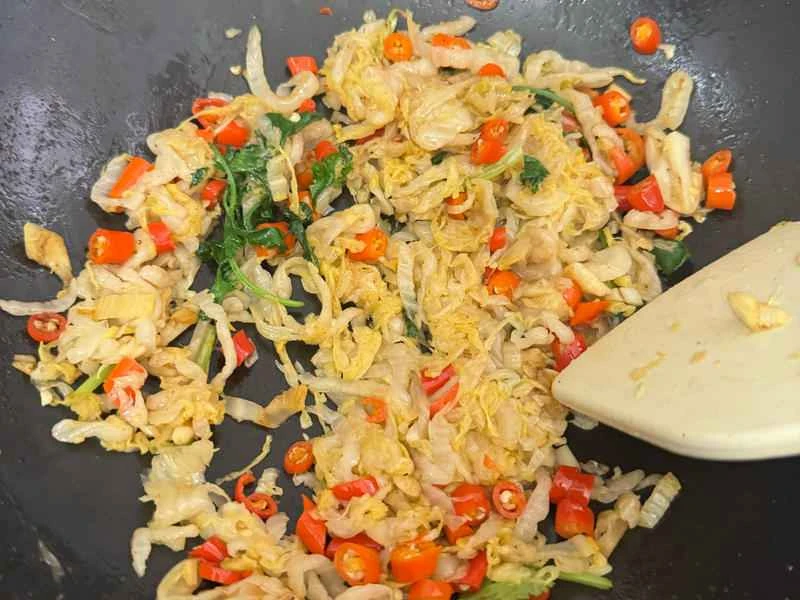 How to make pure milk hand-torn toast: Step 1