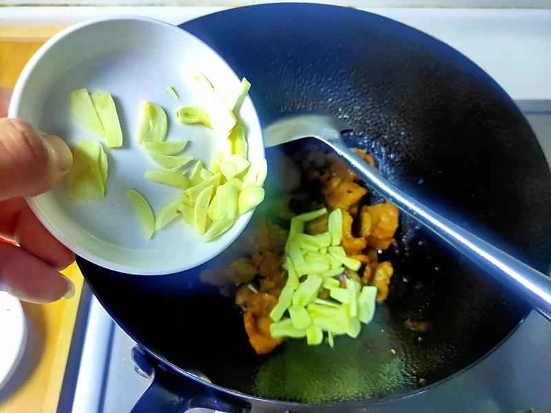 How to make pure milk hand-torn toast: Step 1