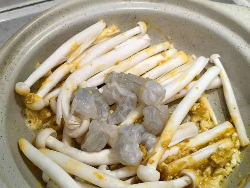 How to make pure milk hand-torn toast: Step 1