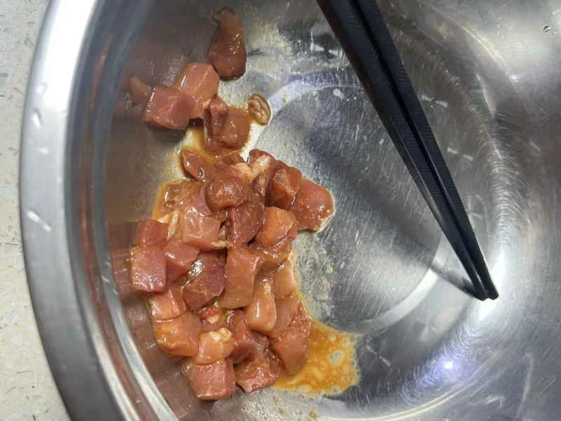 How to make pure milk hand-torn toast: Step 1