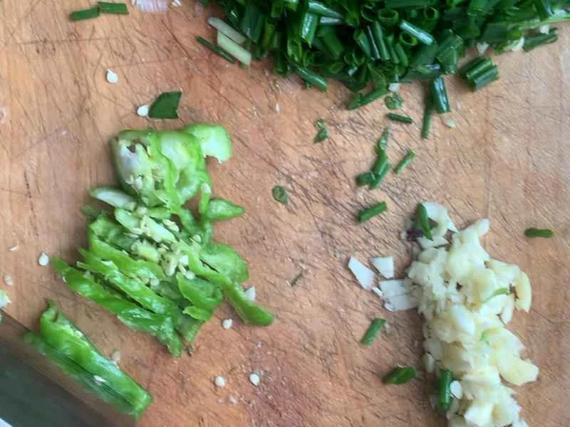 How to make pure milk hand-torn toast: Step 1