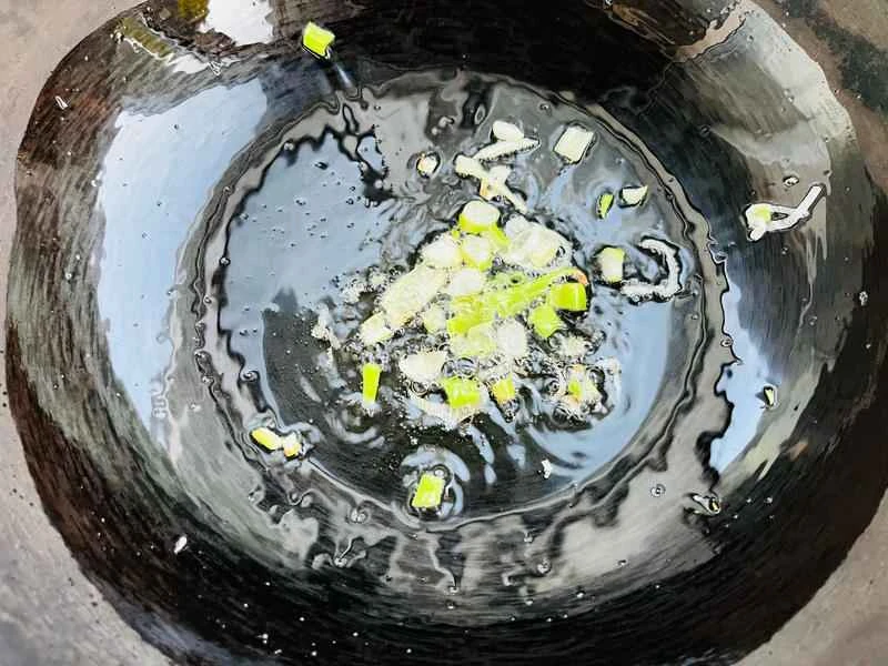 How to make pure milk hand-torn toast: Step 1