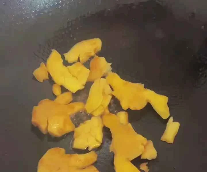 How to make pure milk hand-torn toast: Step 1