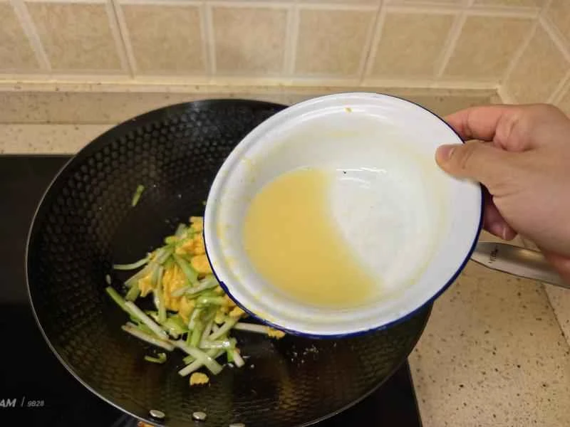 How to make pure milk hand-torn toast: Step 1