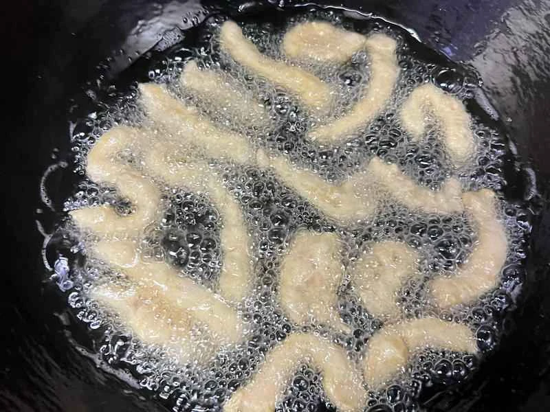 How to make pure milk hand-torn toast: Step 1