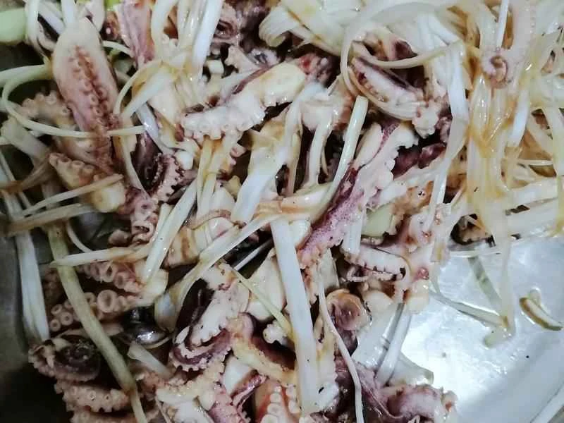 How to make pure milk hand-torn toast: Step 1