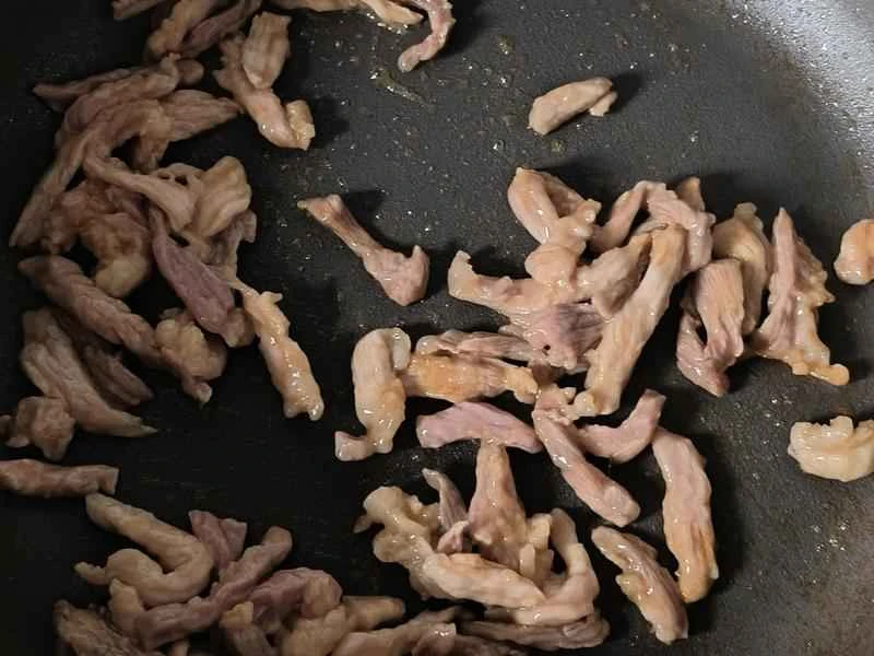 How to make pure milk hand-torn toast: Step 1