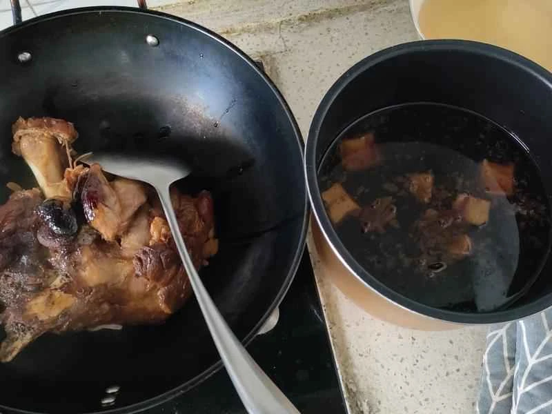 How to make pure milk hand-torn toast: Step 1