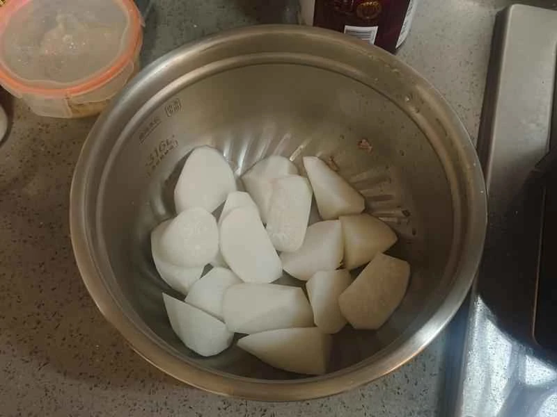 How to make pure milk hand-torn toast: Step 1