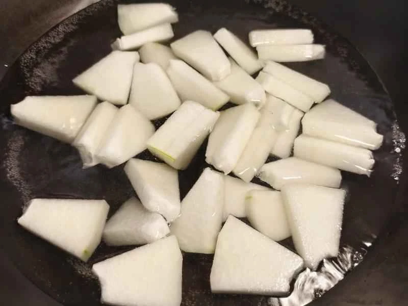 How to make pure milk hand-torn toast: Step 1