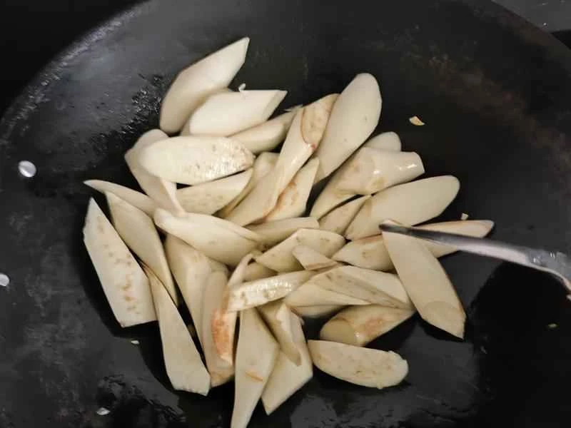How to make pure milk hand-torn toast: Step 1
