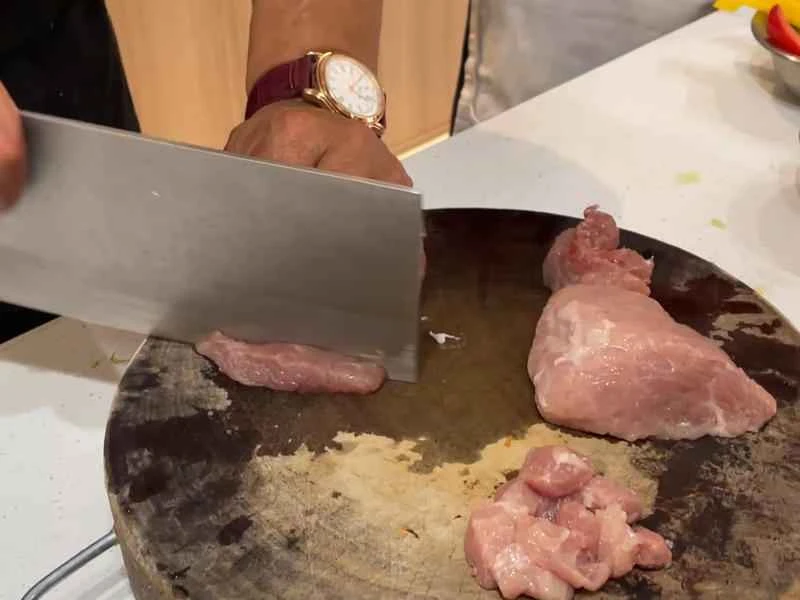 How to make pure milk hand-torn toast: Step 1