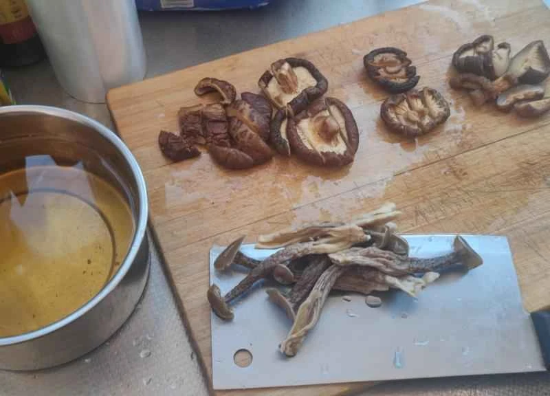 How to make pure milk hand-torn toast: Step 1