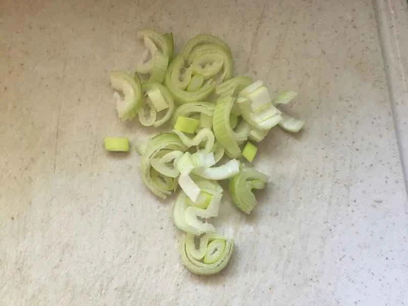 How to make pure milk hand-torn toast: Step 1