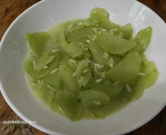 Recipe for stir-fried, pesticide-free cucumbers until soft and tender