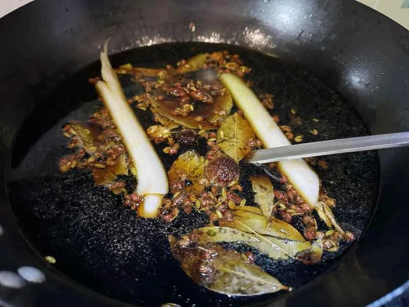 How to make pure milk hand-torn toast: Step 1