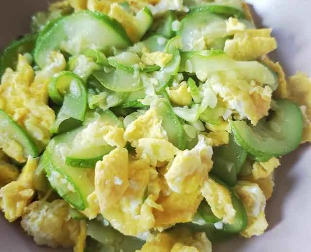 100 Home-Style Dishes: Zucchini and Egg Stir-fry Recipe